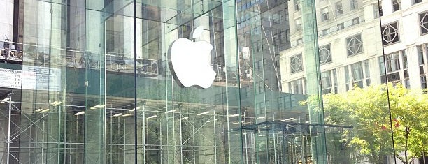 Apple Fifth Avenue is one of NEW YORK CITY : Manhattan in 10 days! #NYC enjoy.