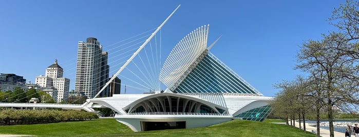 Milwaukee Art Museum is one of chillax.