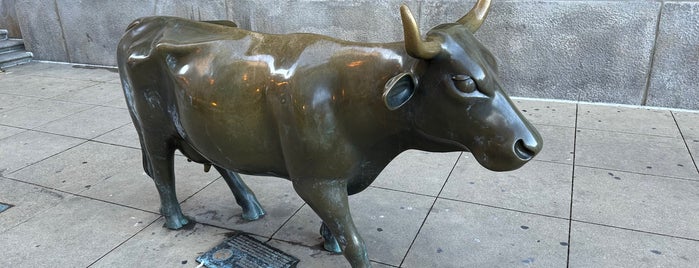 Bronze Cow is one of Chicago what to do....