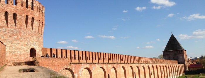 Смоленская крепостная стена is one of посетить.