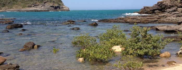 Praia da Foca is one of IOIÔ HOSTEL - PRAIAS DA REGIÃO DOS LAGOS.