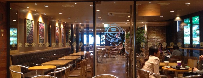 The Coffee Bean & Tea Leaf is one of Lugares favoritos de Luciana.