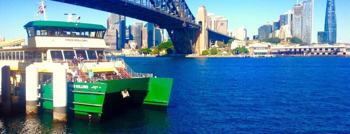 Milsons Point Ferry Wharf is one of Aishah 님이 좋아한 장소.