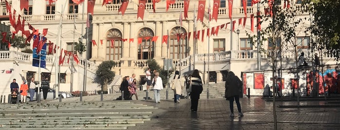 Beyoğlu Belediyesi Başkanlığı is one of Aylin'in Beğendiği Mekanlar.