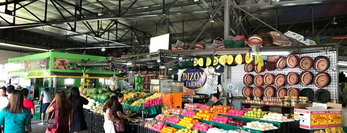 Fiesta Market is one of สถานที่ที่ MK ถูกใจ.