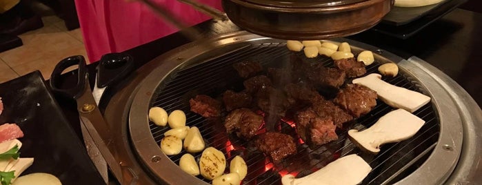 Arirang Korean Grill Restaurant is one of MK'ın Beğendiği Mekanlar.