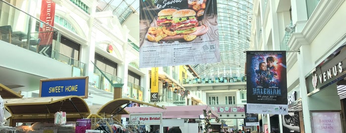 Bugis Junction is one of MKさんのお気に入りスポット.