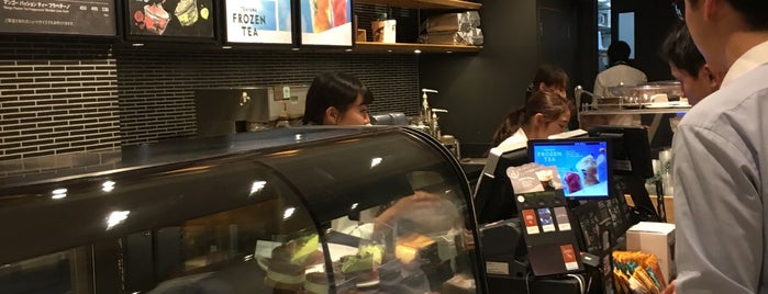 Starbucks is one of MKさんのお気に入りスポット.