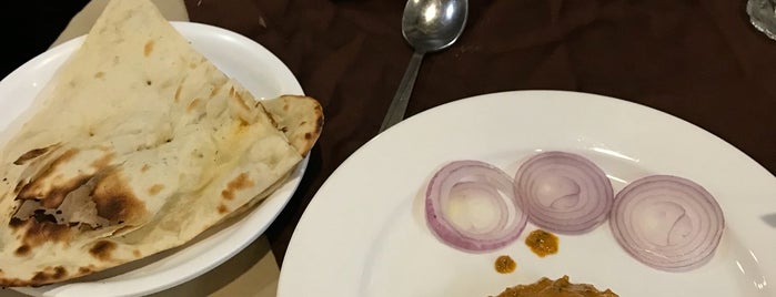 Pratha Restaurant is one of Posti che sono piaciuti a MK.