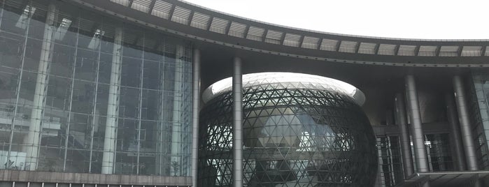 Shanghai Science & Technology Museum is one of สถานที่ที่ MK ถูกใจ.