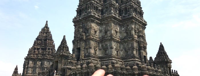 Candi Prambanan (Prambanan Temple) is one of Lugares favoritos de MK.