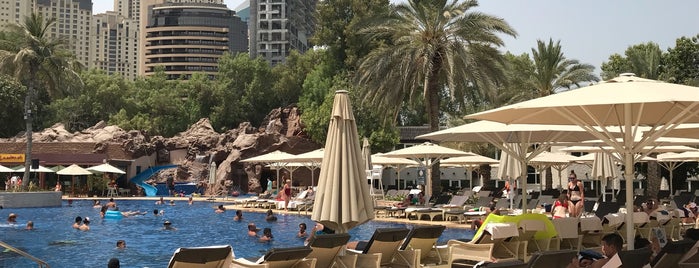 Grand Habtoor Hotel - Swimming Pool is one of Lieux qui ont plu à MK.