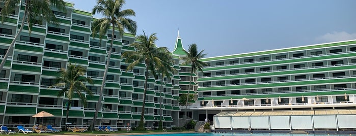 Le Méridien Phuket Beach Resort is one of Orte, die MK gefallen.