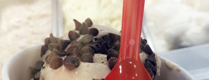 Cold stone creamery | كولد ستون is one of Ice Cream.