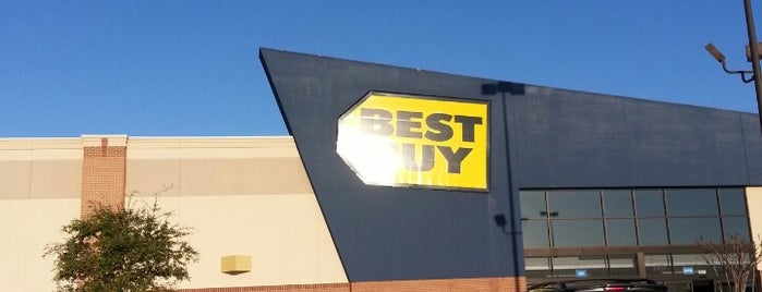Best Buy is one of Tempat yang Disukai Ashley.