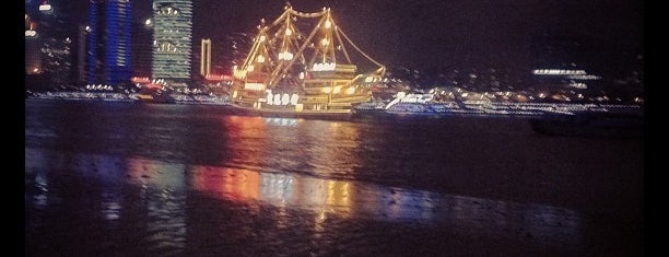 Huangpu River Boat Cruise is one of Locais curtidos por Sada.