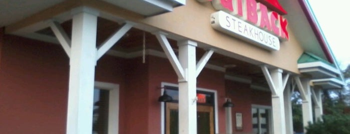 Outback Steakhouse is one of Lieux qui ont plu à Terri.