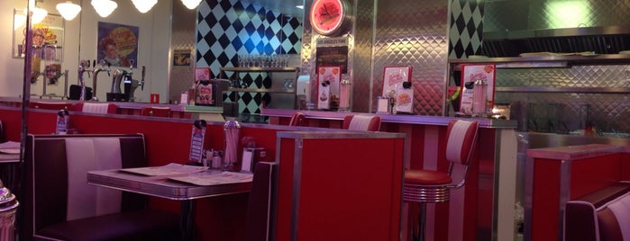 Johnny Rockets is one of Покушательные.