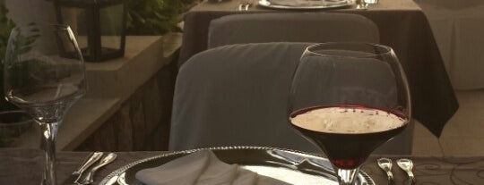 Restaurant Dubrovnik is one of สถานที่ที่ Fletch ถูกใจ.