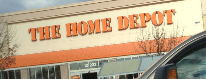 The Home Depot is one of Lieux qui ont plu à Donnie.