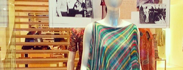 Missoni Boutique is one of Locais curtidos por Debra.