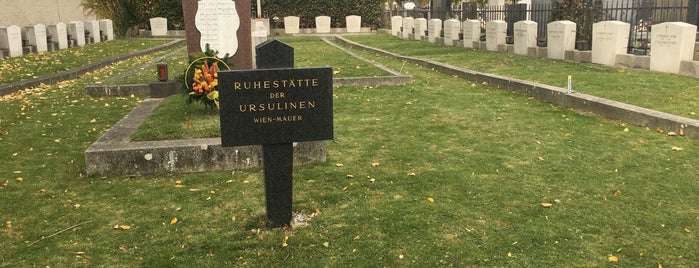 Friedhof Simmering is one of Lugares favoritos de Stefan.