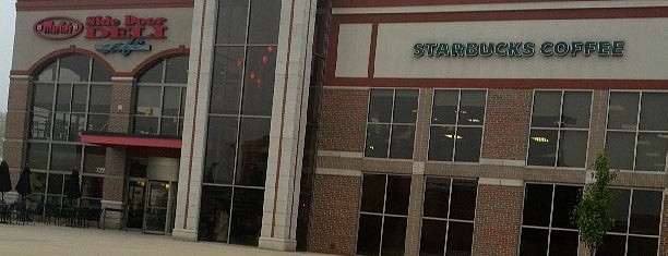 Starbucks is one of สถานที่ที่ Estepha ถูกใจ.