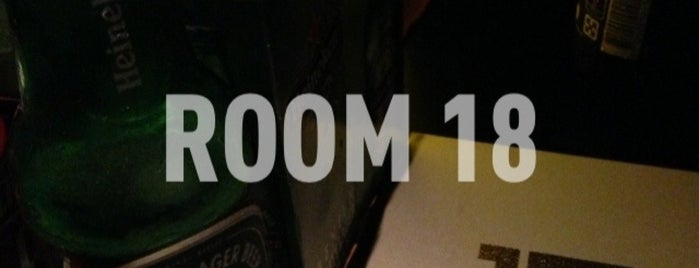 Room 18 is one of Orte, die Stefan gefallen.