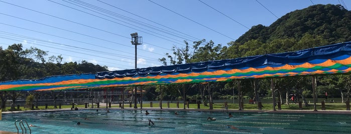 大湖公園游泳池 is one of สถานที่ที่ Stefan ถูกใจ.