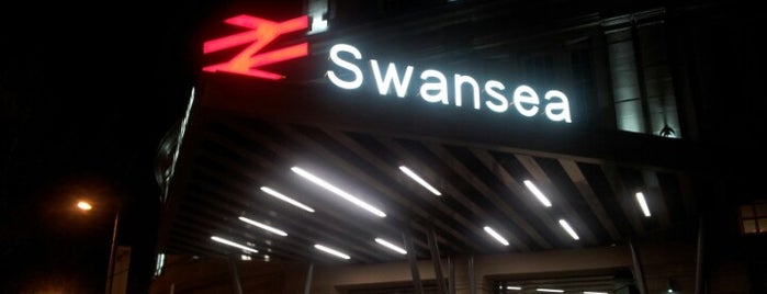 Swansea Railway Station (SWA) is one of Orte, die Ellen gefallen.