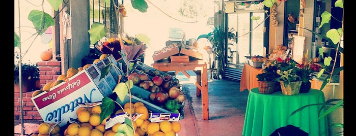 Lemon Twist Fruit Stand is one of Southern California.