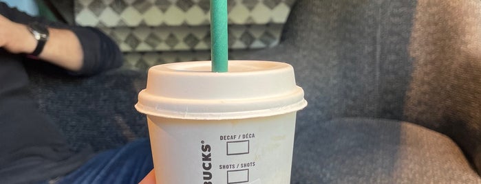 Starbucks is one of Nadir Ç. : понравившиеся места.