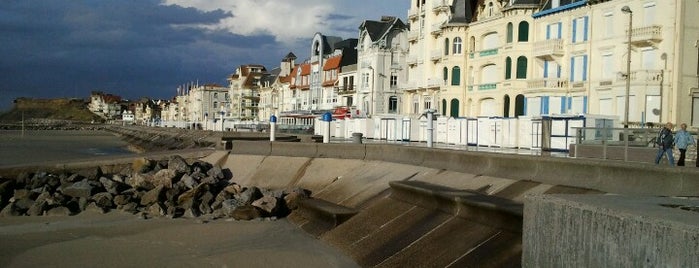 Plage de Wimereux is one of Jean-Françoisさんのお気に入りスポット.