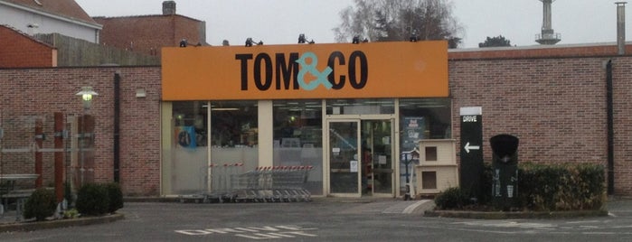 Tom & Co is one of สถานที่ที่ 👓 Ze ถูกใจ.