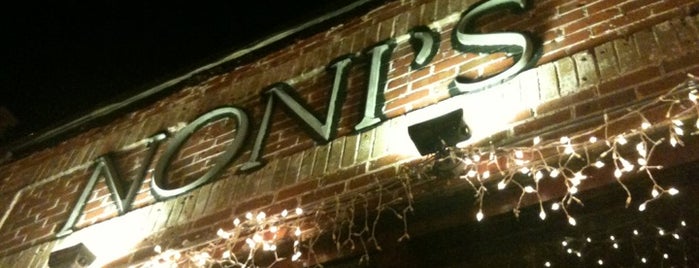 Noni's Bar & Deli is one of สถานที่ที่ Louis ถูกใจ.