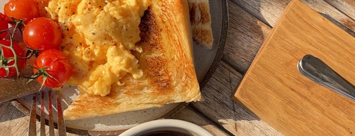 Boxcar Baker & Deli is one of LDN - Brunch/coffee/ breakfast.
