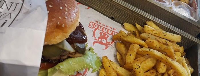 Ohannes Burger is one of Müge'nin Beğendiği Mekanlar.
