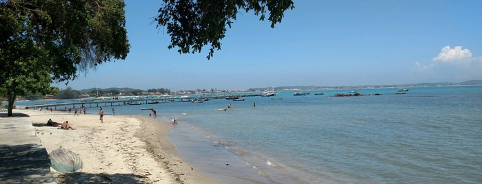 Praia dos Manguinhos is one of IOIÔ HOSTEL - PRAIAS DA REGIÃO DOS LAGOS.