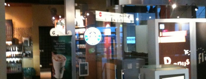 Starbucks is one of Lugares guardados de N..