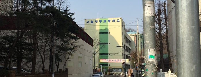 청룡초등학교 is one of 동선.