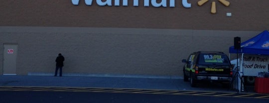 Walmart Supercenter is one of Posti che sono piaciuti a Swift.