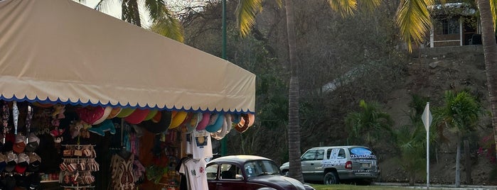 Mercado De Artesanias is one of CDMX, Taxco y Huatulco.