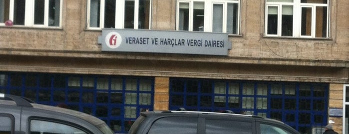 Veraset ve Harçlar Vergi Dairesi is one of Lieux qui ont plu à YB.