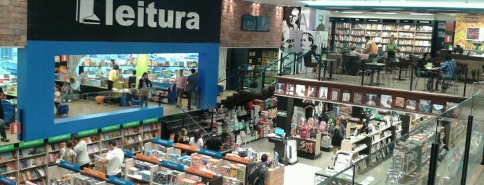 Livraria Leitura is one of Lugares favoritos de Verônica.