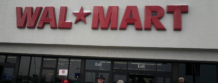 Walmart is one of สถานที่ที่ Lady ถูกใจ.
