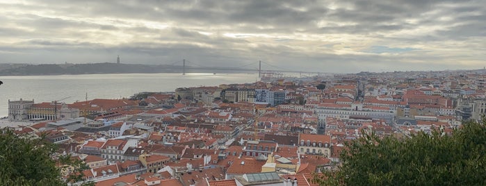 Castelo is one of Lieux qui ont plu à Pedro.