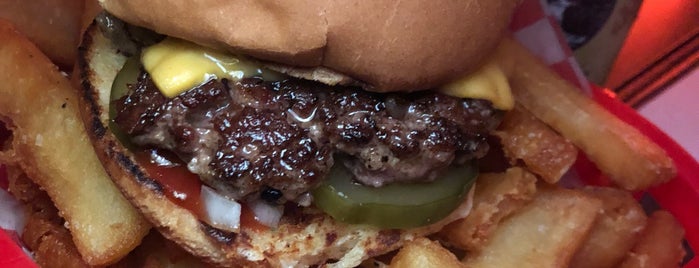 Harry's Char Broil & Dining Lounge is one of The 15 Best Places for Cheeseburgers in Toronto.