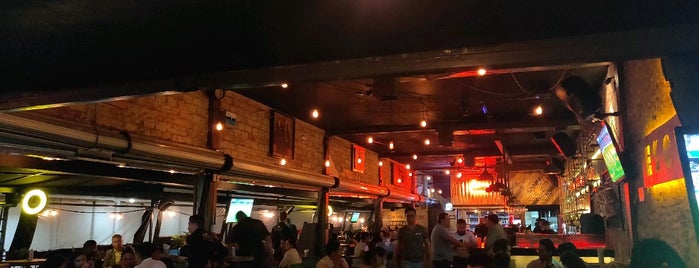 Escutia Bar is one of Tempat yang Disimpan Karla.