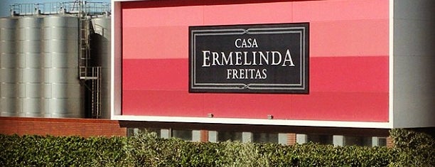 Casa Ermelinda Freitas is one of Tempat yang Disukai Josie.