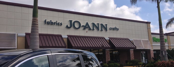 Joann Fabrics And Crafts is one of Meredithさんのお気に入りスポット.